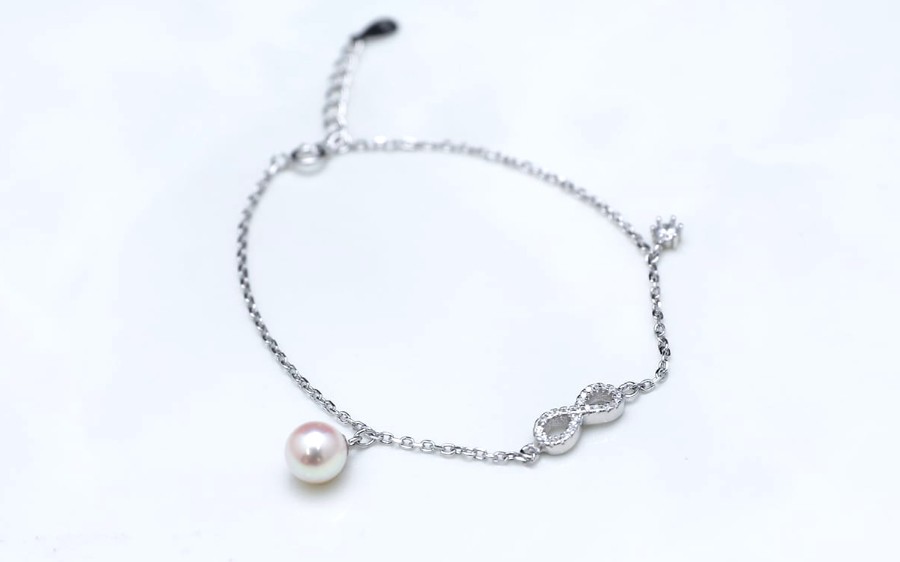 真珠のシルバーブレスレット