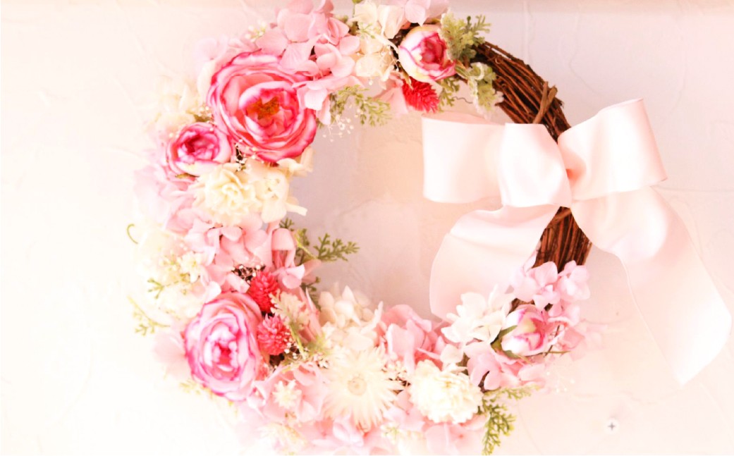 バラと紫陽花のハーフムーンリース