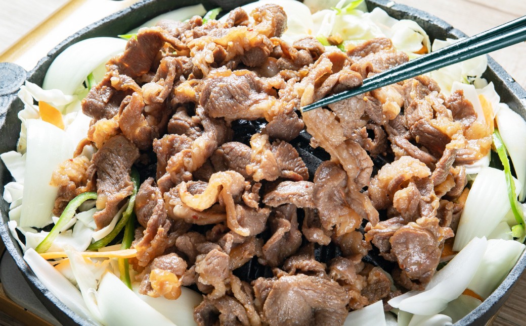 【3回定期便】すりおろし生姜が自慢のラムジンギスカン（約370g×2パック）