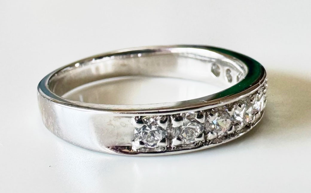 プラチナダイヤモンドリング ハーフエタニティーリング 0.60カラット 【AK-2160/0012】 