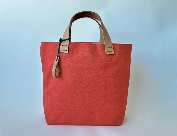 手染め製品のため、画像と実際の色とは異なる場合があります。