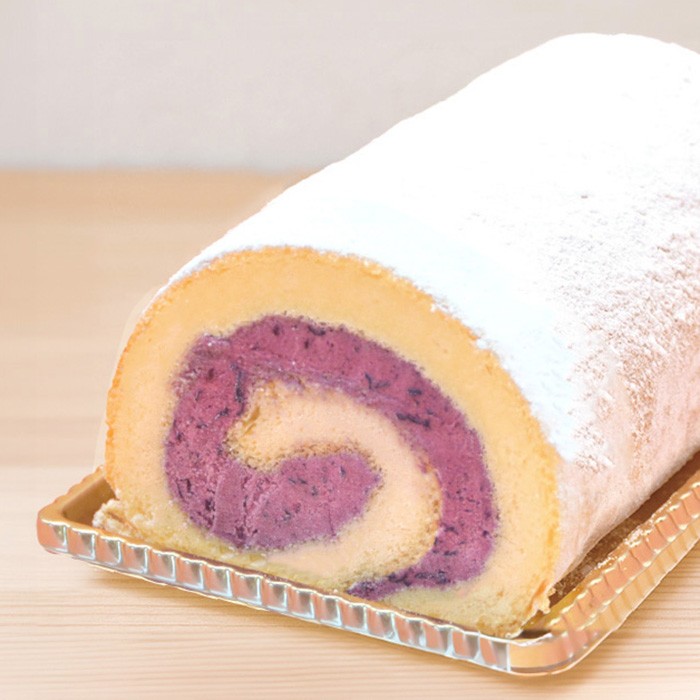 親子二代で大切に育ててきた信濃町の山の恵み、ナツハゼを混ぜ込んだクリームです。