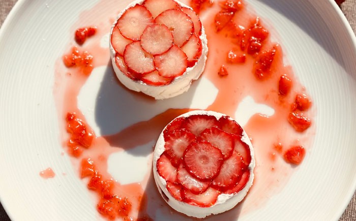 スイーツ デザート イチゴ 苺 いちご フルーツソース チーズデザート フルーツ 朝摘み 洋菓子 人気 おすすめ 