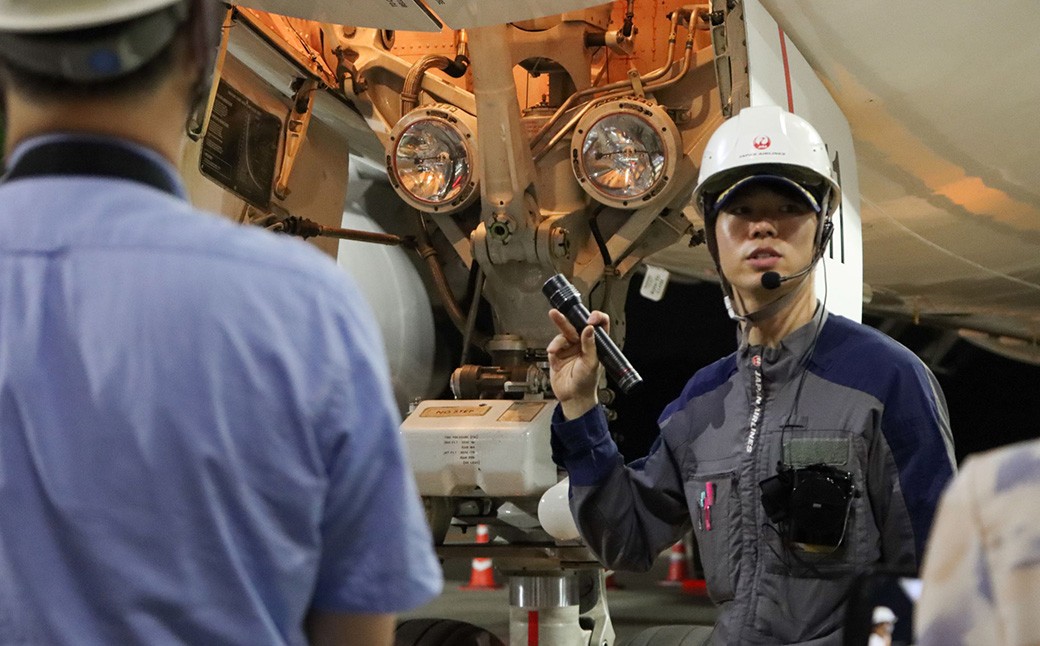 JALスタッフがご案内！「阿蘇くまもと空港 夜の飛行機見学会 2026」