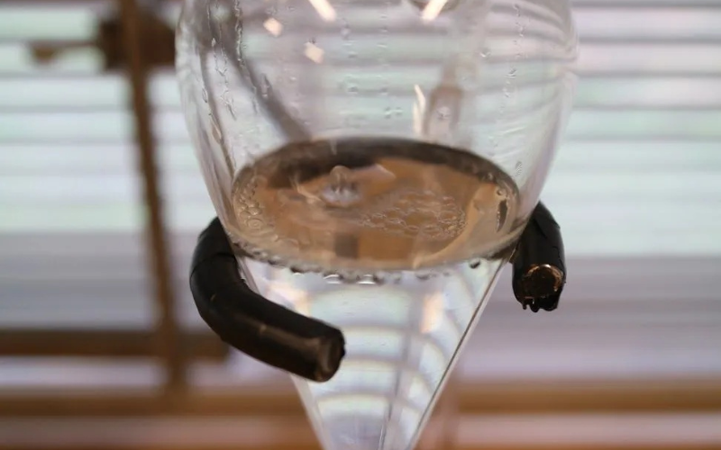 気品のある瑞々しく透き通った香りには、心を落ち着かせ緊張を解きほぐしてくれる効果も。