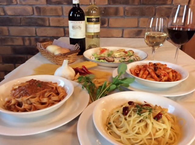 イタリアで本格修業し、赤坂や田園調布等のお店でも腕を揮ってきたシェフが作った逸品パスタソース＆スープです。