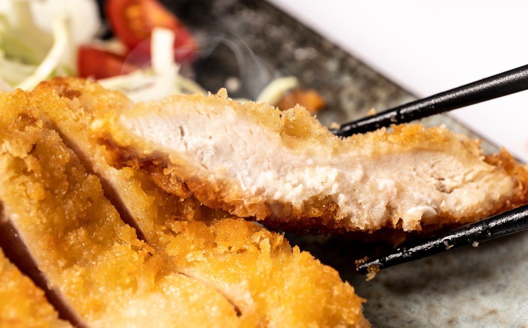 衣には生パン粉を使用しています。