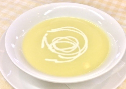 【さつま芋のスープ】
さつま芋独特の舌触りを残しました。