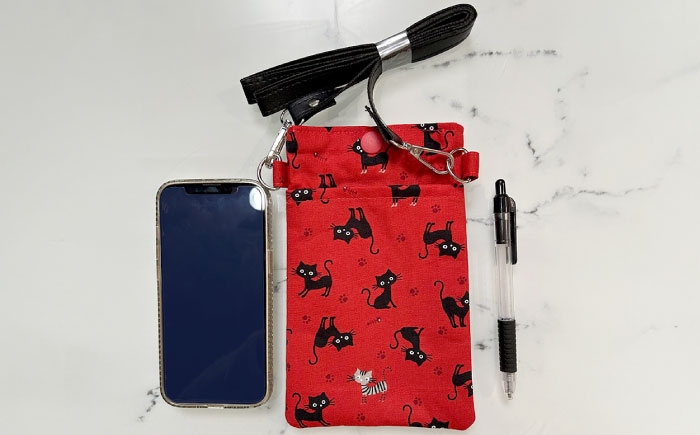 ねこ ネコ 猫 保護猫 猫グッズ 小物 雑貨 かわいい サコッシュ キーホルダー グッズ 手作り ハンドメイド 人気 おすすめ