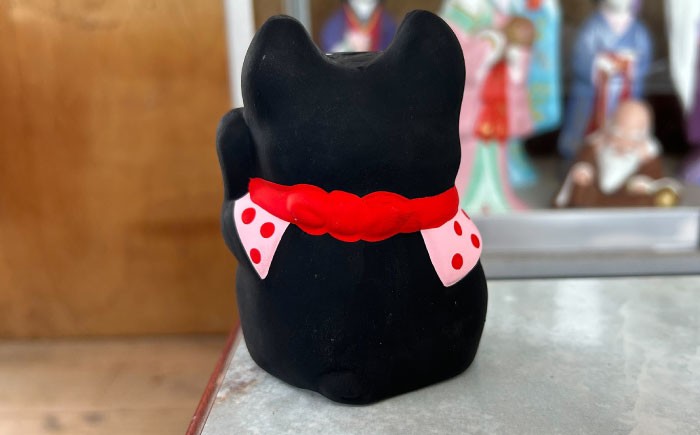【140年以上の歴史を持つ土人形】弓野人形 黒猫の貯金箱 /江口人形店 [UBT007] 焼き物 やきもの インテリア
