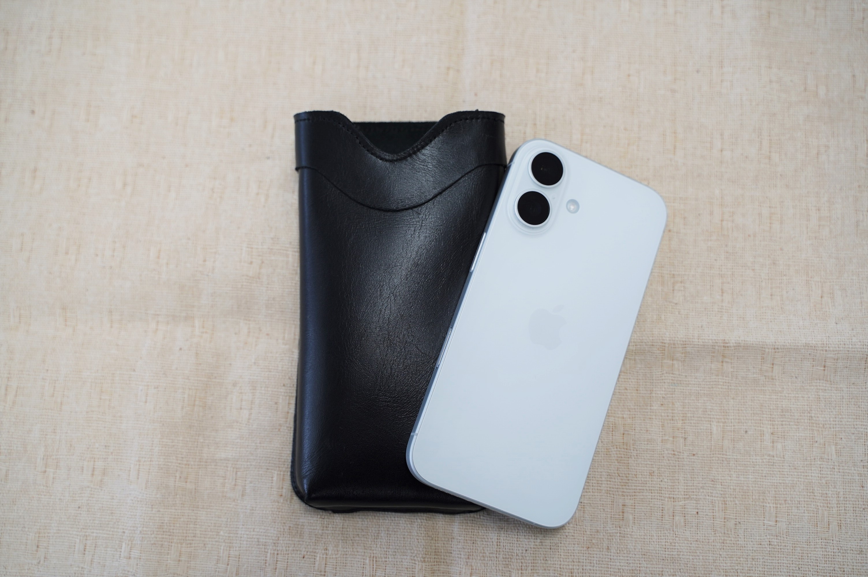 ※モデルはiPhone16です。