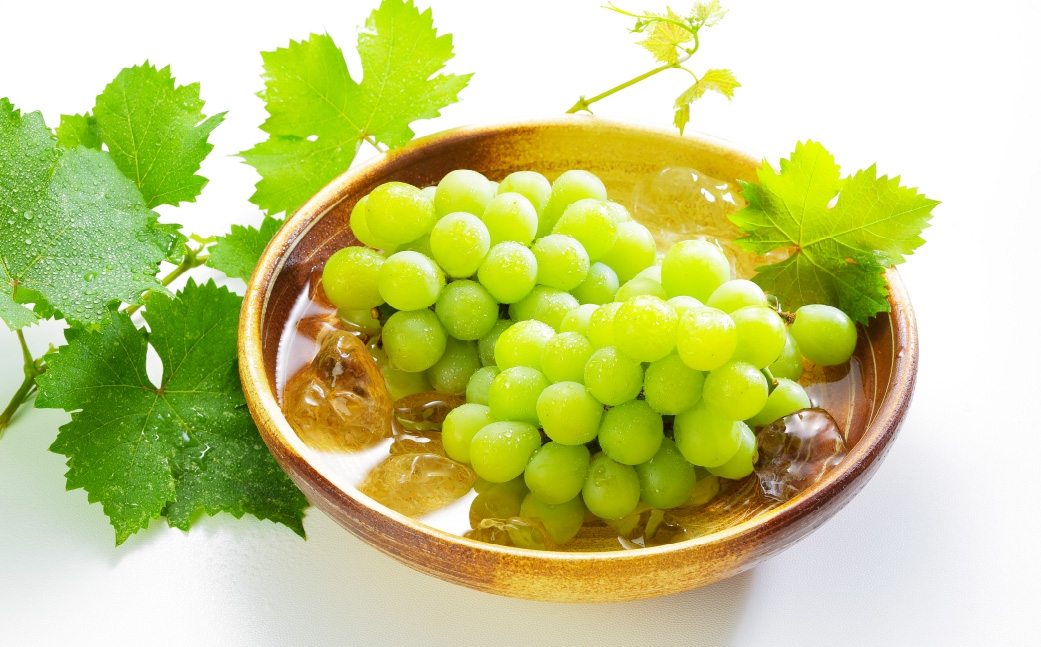 【2026年8月下旬～9月下旬発送予定】岡山県産 マスカット･オブ･アレキサンドリア 約1kg（500g×2房）