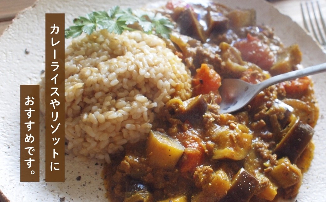 ミネラル豊富な山の湧水や雪解け水のみで栽培された、こだわりの魚沼産コシヒカリ