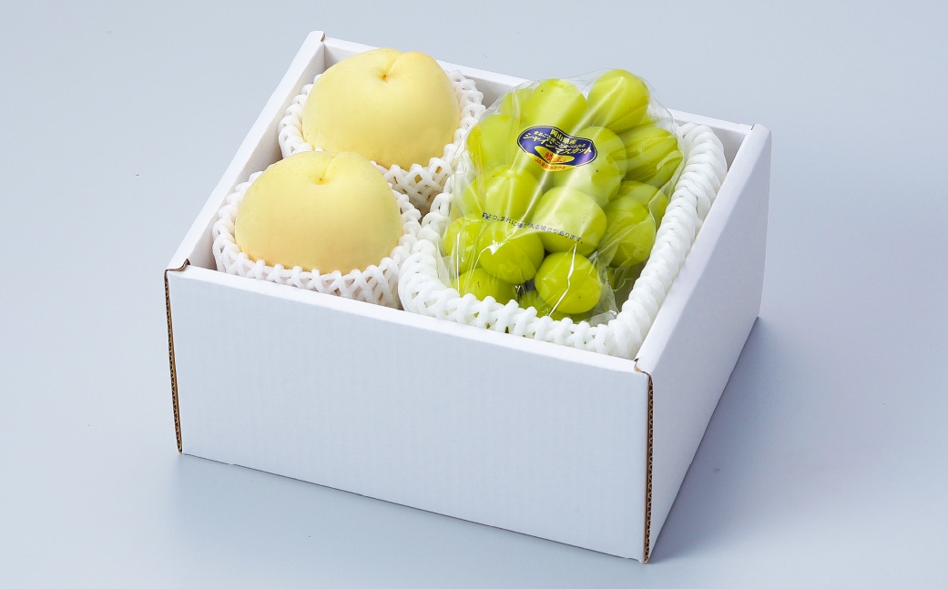 岡山県産 岡山白桃 ロイヤル 3Lサイズ 約300g×2玉･シャインマスカット 晴王 約600g×1房 詰合せ