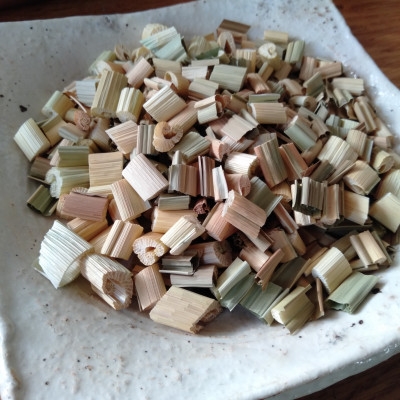 【ノンカフェイン】大阪のてっぺん能勢町の自然の中で育った真菰茶 真菰のお茶 (30g×3袋セット) | ワイオリファーム能勢