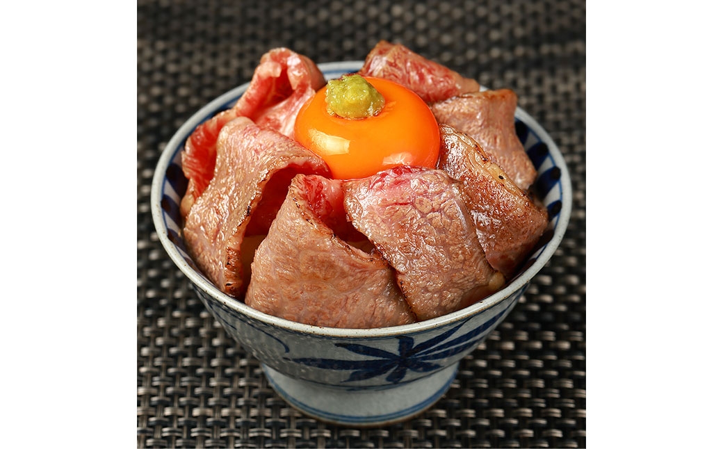 【和牛セレブ】神戸牛肩ロース焼肉切り落とし 約600g（黒折箱入り）