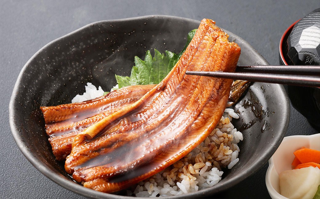 飯田商店 活〆煮穴子一本と刻み穴子のセット
