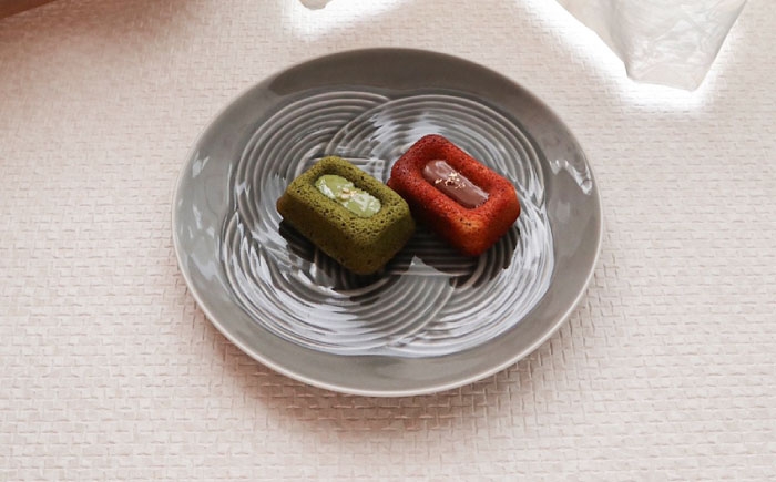 結 プレート 中皿 白 赤 墨 日本製 美濃焼 取り皿 お祝い 食器