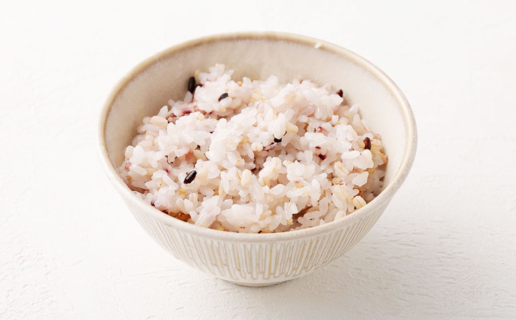 ふっくら香ばしいもち麦の入った雑穀ごはん 250g×6袋