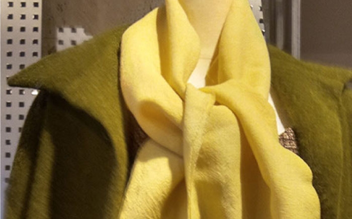 イチョウの枝葉を活用！地球と肌に優しいスーパーウール100%マフラー