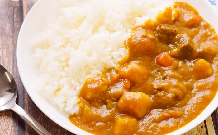 昭和の懐かしい味わいが食卓によみがえります！定番オリエンタルマースカレーセット！