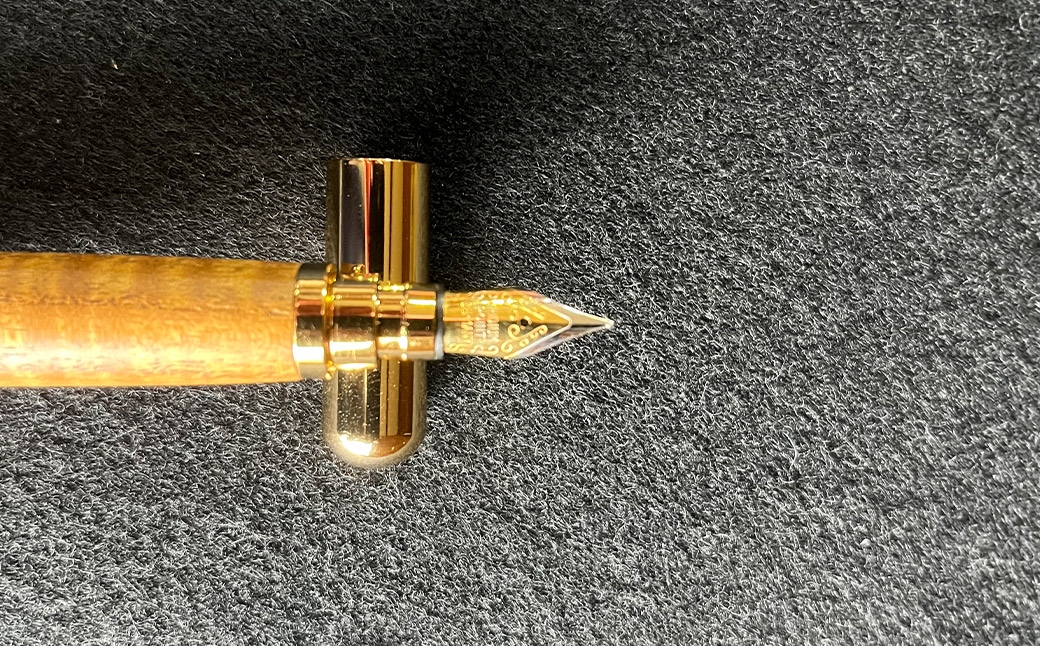 金桑 縮み杢の万年筆N