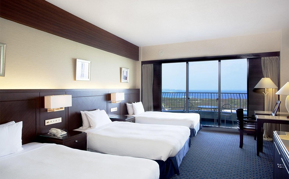 オーシャンタワーオーシャンビュールーム 3名様利用 宿泊券 1泊（朝・夕付）沖縄かりゆしビーチリゾート・オーシャンスパ｜沖縄旅行