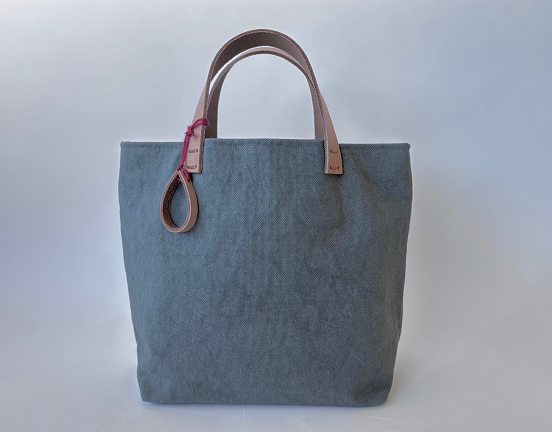 手染め製品のため、画像と実際の色とは異なる場合があります。