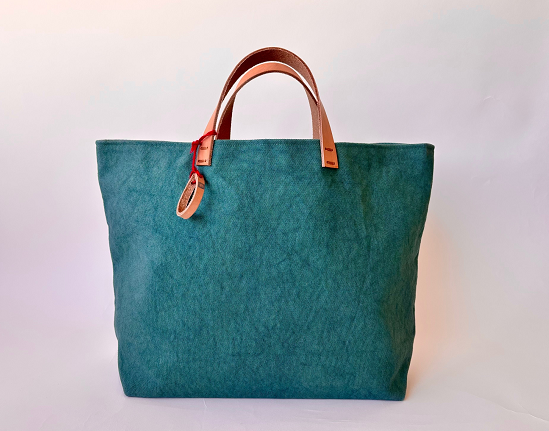 手染め製品のため、画像と実際の色とは異なる場合があります。