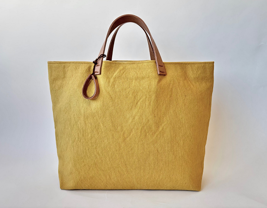 手染め製品のため、画像と実際の色とは異なる場合があります。