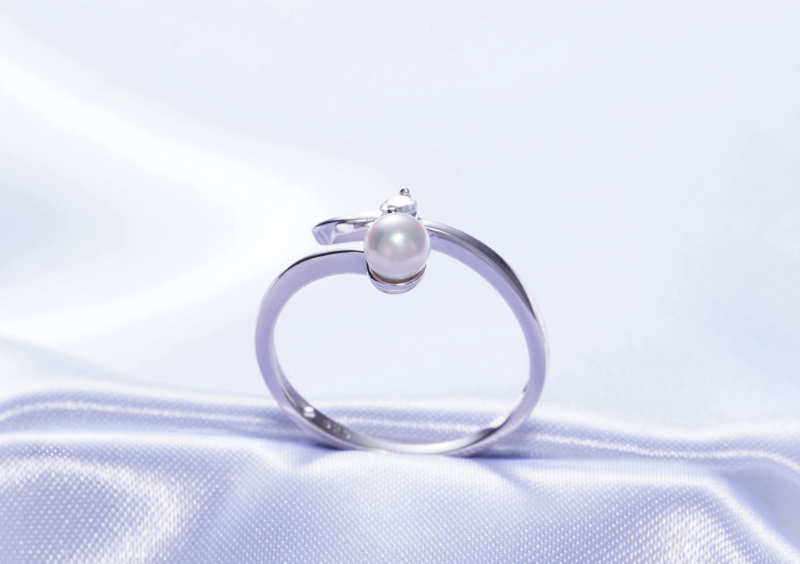 贈り物に人気のあこや真珠リングフリーサイズ