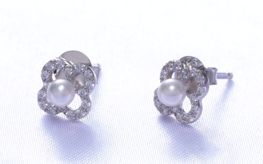 希少ベビーパールピアス