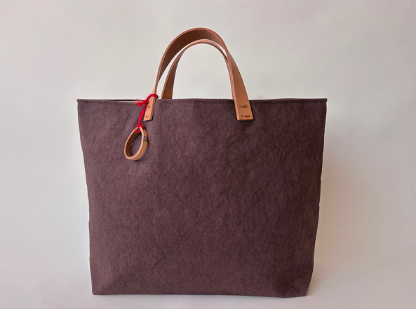 手染め製品のため、画像と実際の色とは異なる場合があります。