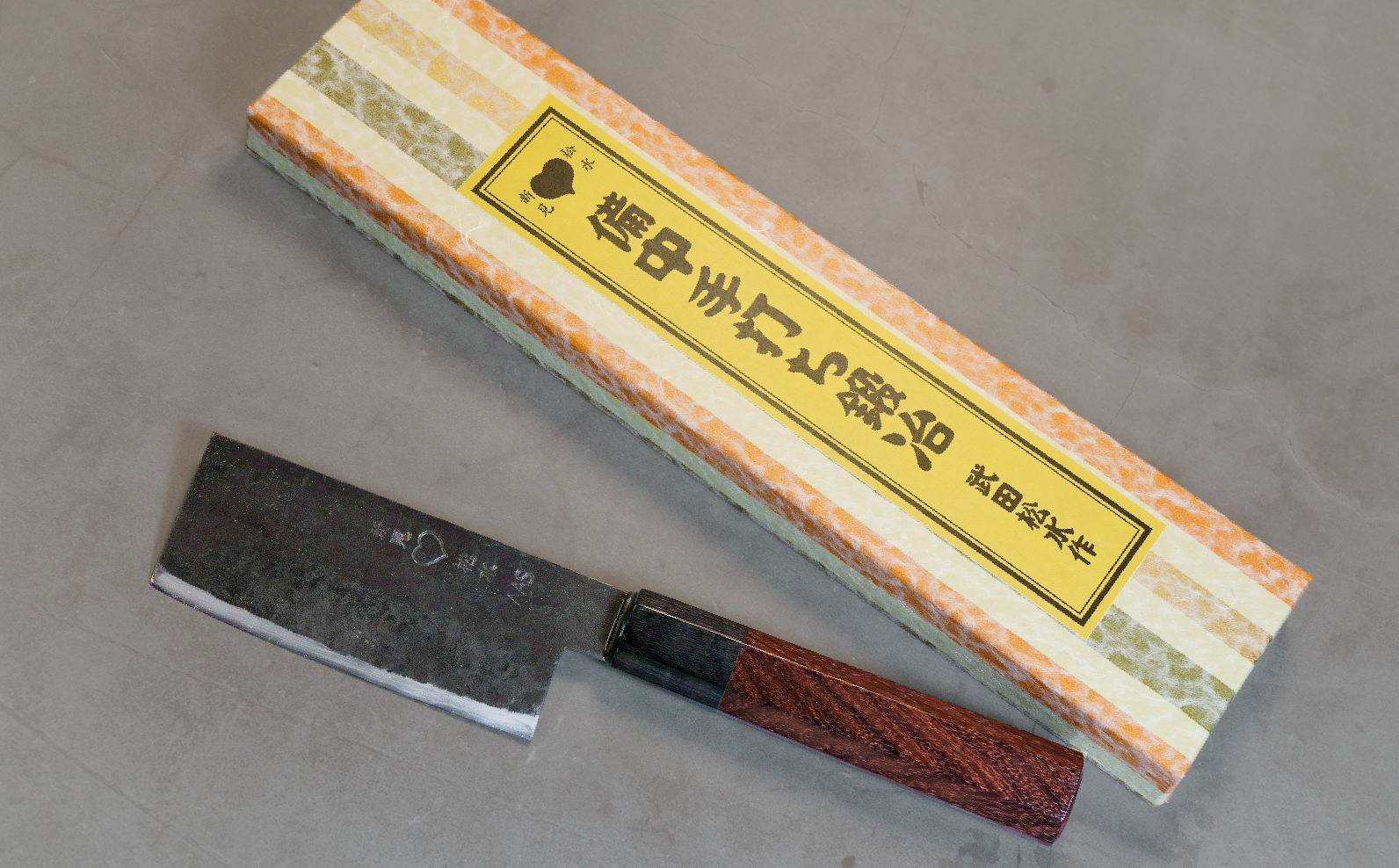 武田刃物の人気包丁を新見市ふるさと納税でご用意。伝統技術を未来へつなぐ一品としてぜひご検討ください。