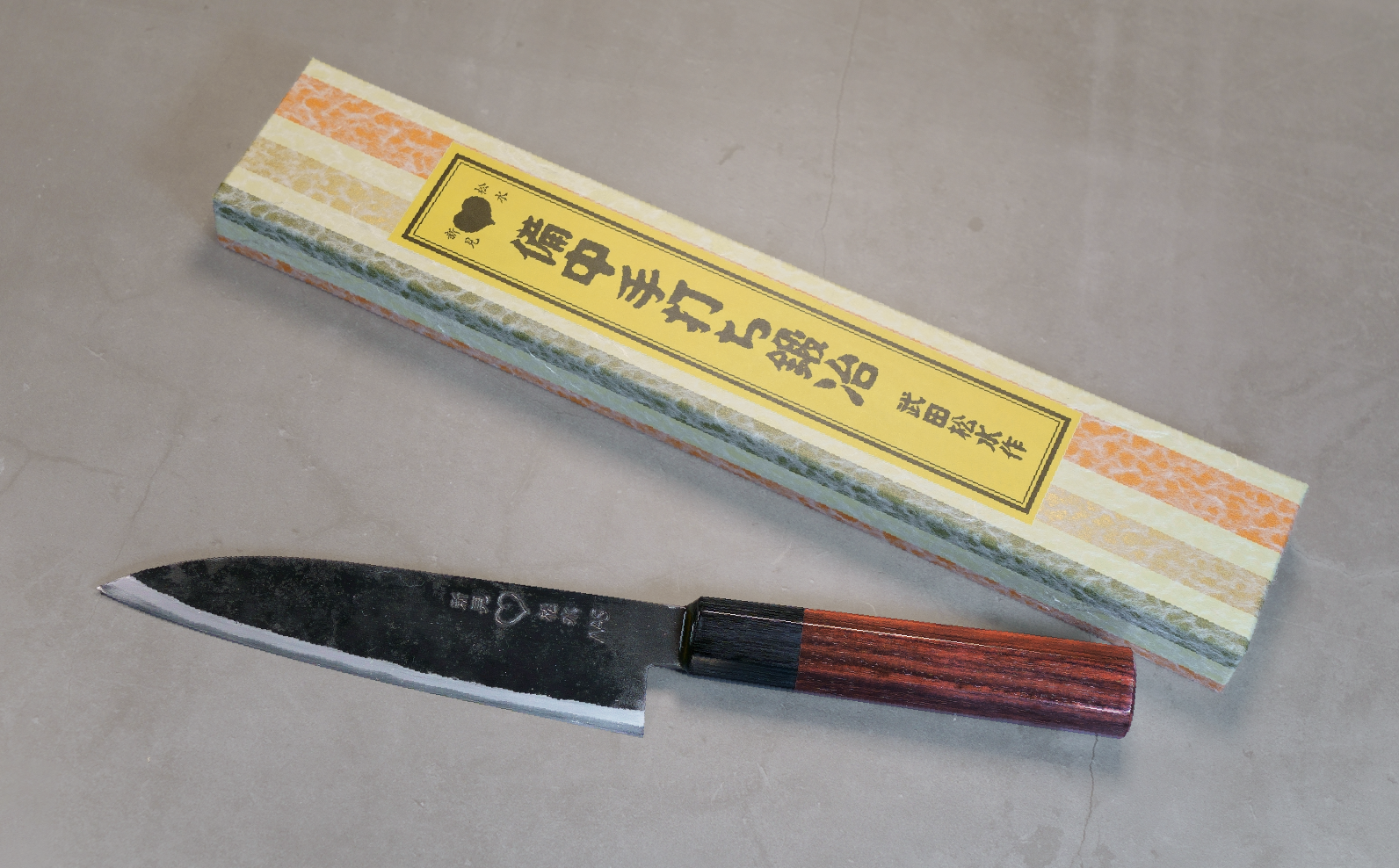 武田刃物の人気包丁を新見市ふるさと納税でご用意。伝統技術を未来へつなぐ一品としてぜひご検討ください。