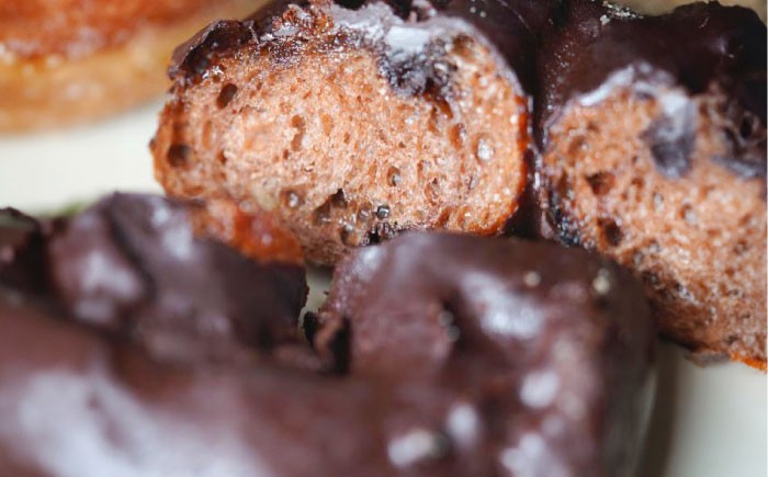 チョコ好き、ベーグル好きな方にはたまらない、ドーナッツです！！　国産小麦 パン ぱん チョコレート チョコ ベーグル ドーナッツ