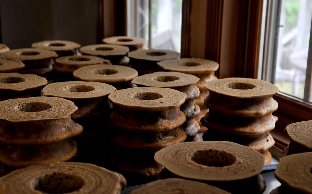 山樵 黒糖バウムクーヘン （ 縦 16cm × 横 6cm × 4.5cm ）