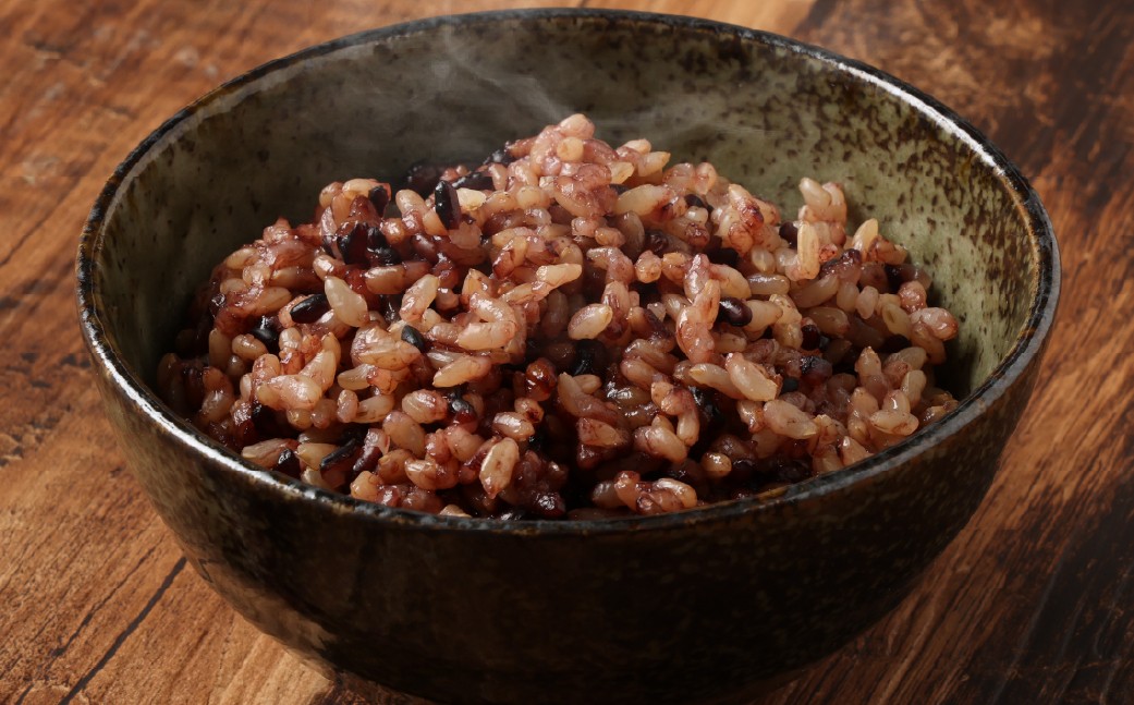 【令和7年産米】【お手軽玄米】くろまい＆げんまい パックご飯 150g×12個入り（特別栽培コシヒカリを使用