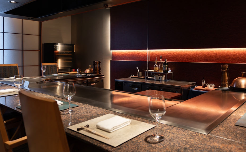 オーセントホテル小樽 鉄板焼 海王 「活蝦夷アワビ」ディナーコース ペアお食事券