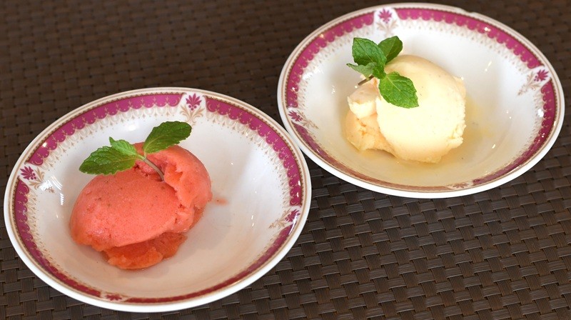 北海道日高産の厳選いちごを使用した「いちごシャーベット」と、濃厚バニラアイスの贅沢セットをお届けします。✨