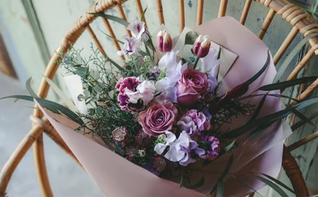 季節ごとの美しさを楽しめるフラワーアレンジメントをお届けします。