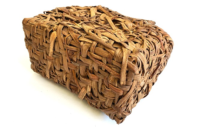 底もしっかりと編み込んでいます。