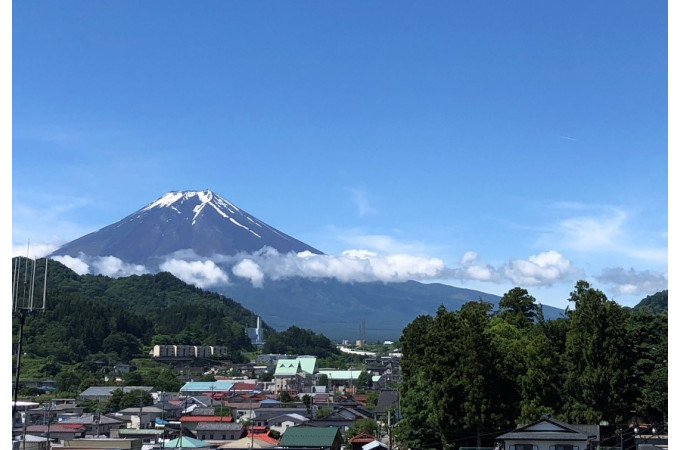 水のまち西桂　富士山ももうすぐ夏の姿に