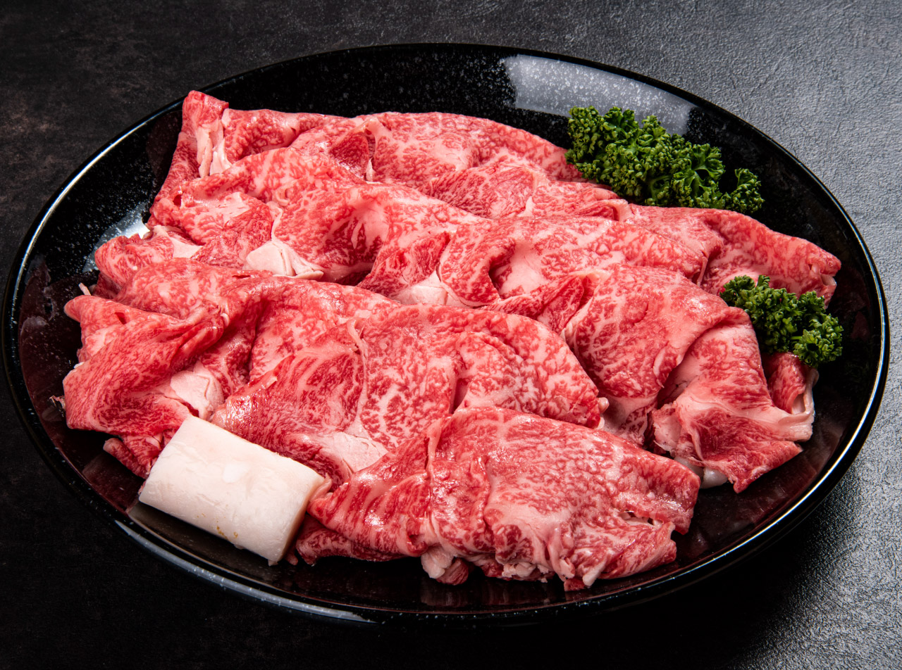 おおいた和牛の赤身肉がお皿に盛られている様子