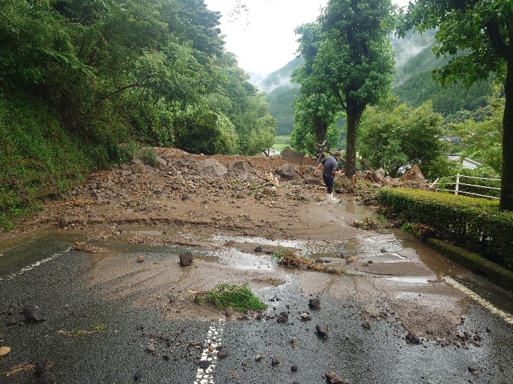 国道４４５号線（安部）の土砂災害の状況
