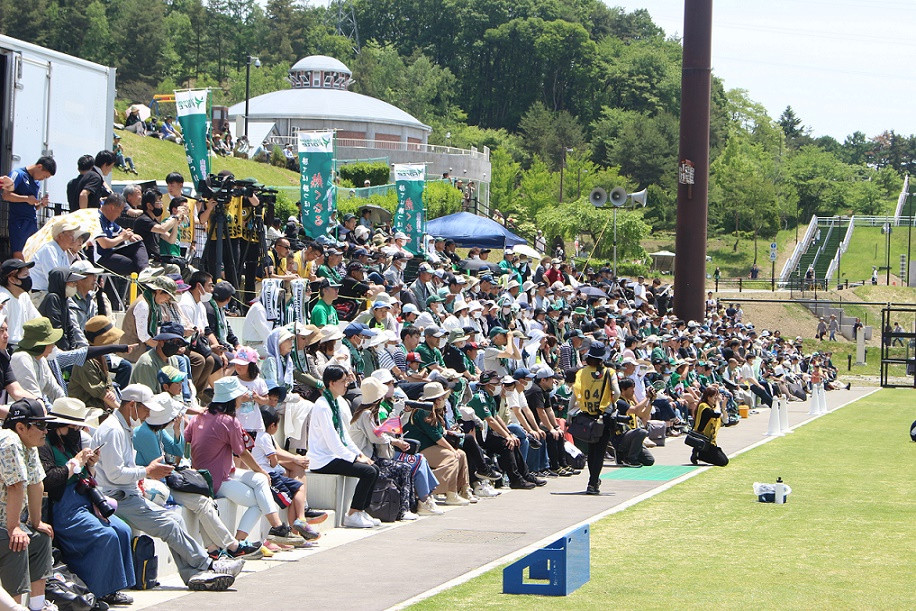 小坂田公園サッカー場のプレー環境を向上させ、地元・塩尻のサッカー