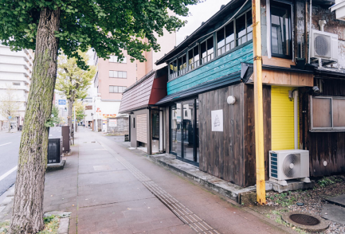 秋田市内の明治に建てられた建物を改修して、ミニシアターを運営します！