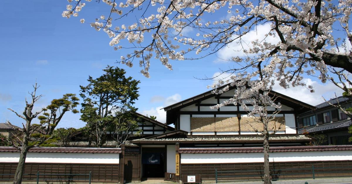 大きい矢立　江戸時代 国宝-工芸｜黒韋威矢筈札胴丸［春日大社/奈良］ | WANDER 国宝