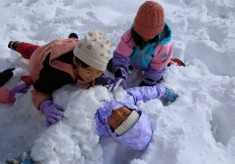 【小中統合学校開校】子どもたちが遊び・学ぶための室内遊具を設置します！