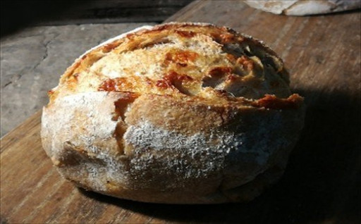 大人気！フランスのパン職人が薪窯で焼いたパン